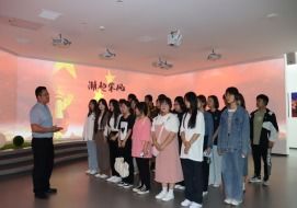 堅(jiān)定文化自信 勇做時(shí)代新人 工藝美術(shù)學(xué)院組織學(xué)生開展實(shí)踐研學(xué)活動(dòng)